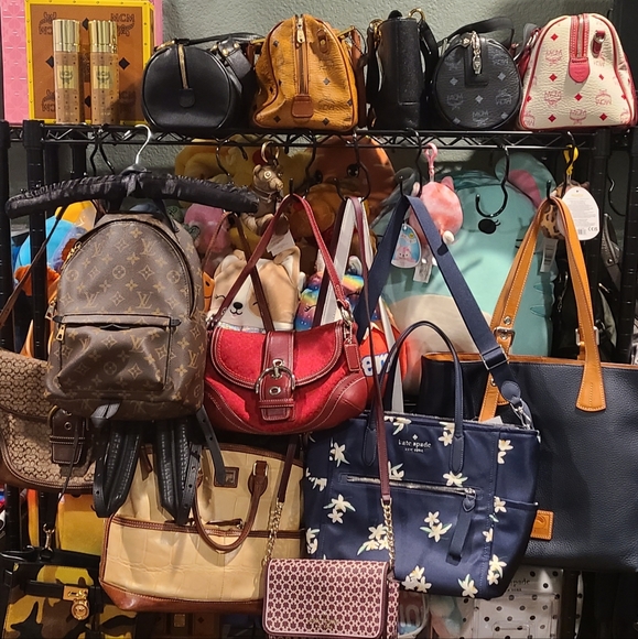 CLOSET LIQUIDATION SALE !!!@@@ - Picture 6 of 14